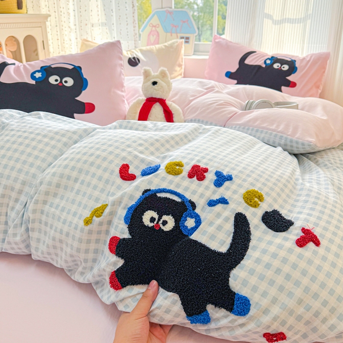 91家纺网 家纺一手货源 找家纺 （总）森璐家纺2025新款水洗云朵棉毛巾绣四件套,彩虹-毛巾绣,吉利猫-毛巾绣,腊肠狗-毛巾绣,森林-毛巾绣,甜心小狗-毛巾绣,摇滚猫-毛巾绣