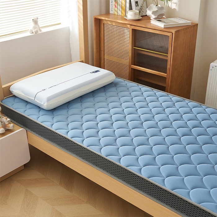 91家纺网 家纺一手货源 找家纺 锦丝钰床垫 2025新款乳胶记忆棉床垫-小床 立体-月光蓝