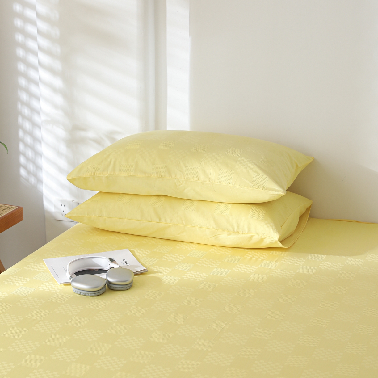 91家纺网 家纺一手货源 找家纺 简宜家居（朝初家纺） 2025新款60支贡缎提花A版纯棉床单 格子-黄