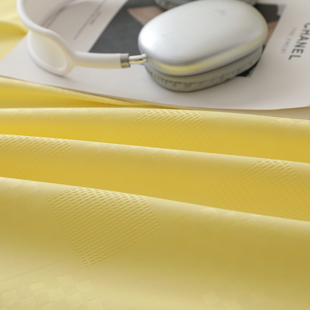 91家纺网 家纺一手货源 找家纺 简宜家居（朝初家纺） 2025新款60支贡缎提花A版纯棉床单 格子-黄