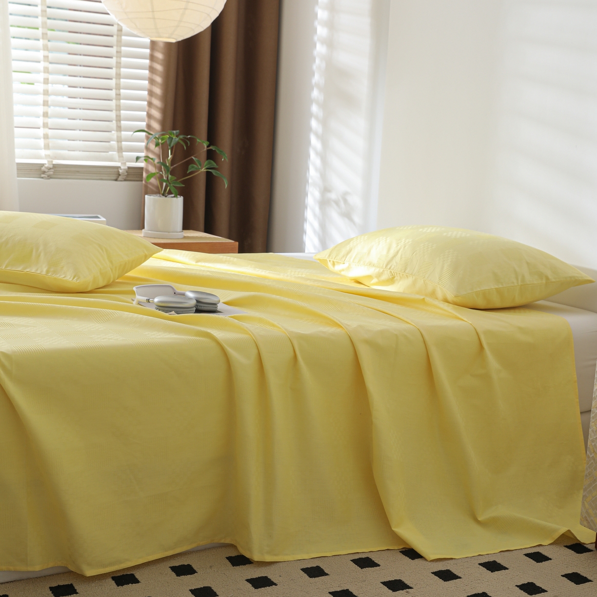 91家纺网 家纺一手货源 找家纺 简宜家居（朝初家纺） 2025新款60支贡缎提花A版纯棉床单 格子-黄