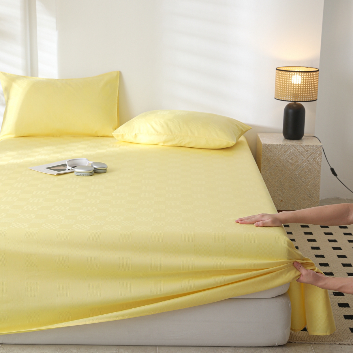 91家纺网 家纺一手货源 找家纺 简宜家居（朝初家纺） 2025新款60支贡缎提花A版纯棉床单 格子-黄