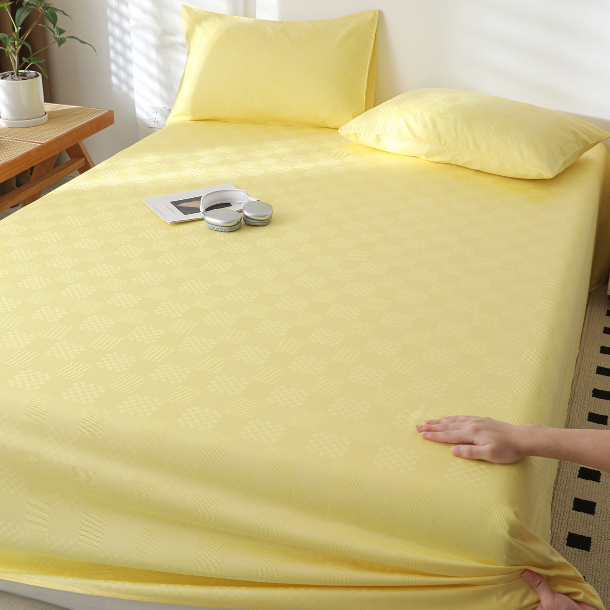 91家纺网 家纺一手货源 找家纺 简宜家居（朝初家纺） 2025新款60支贡缎提花A版纯棉床单 格子-黄