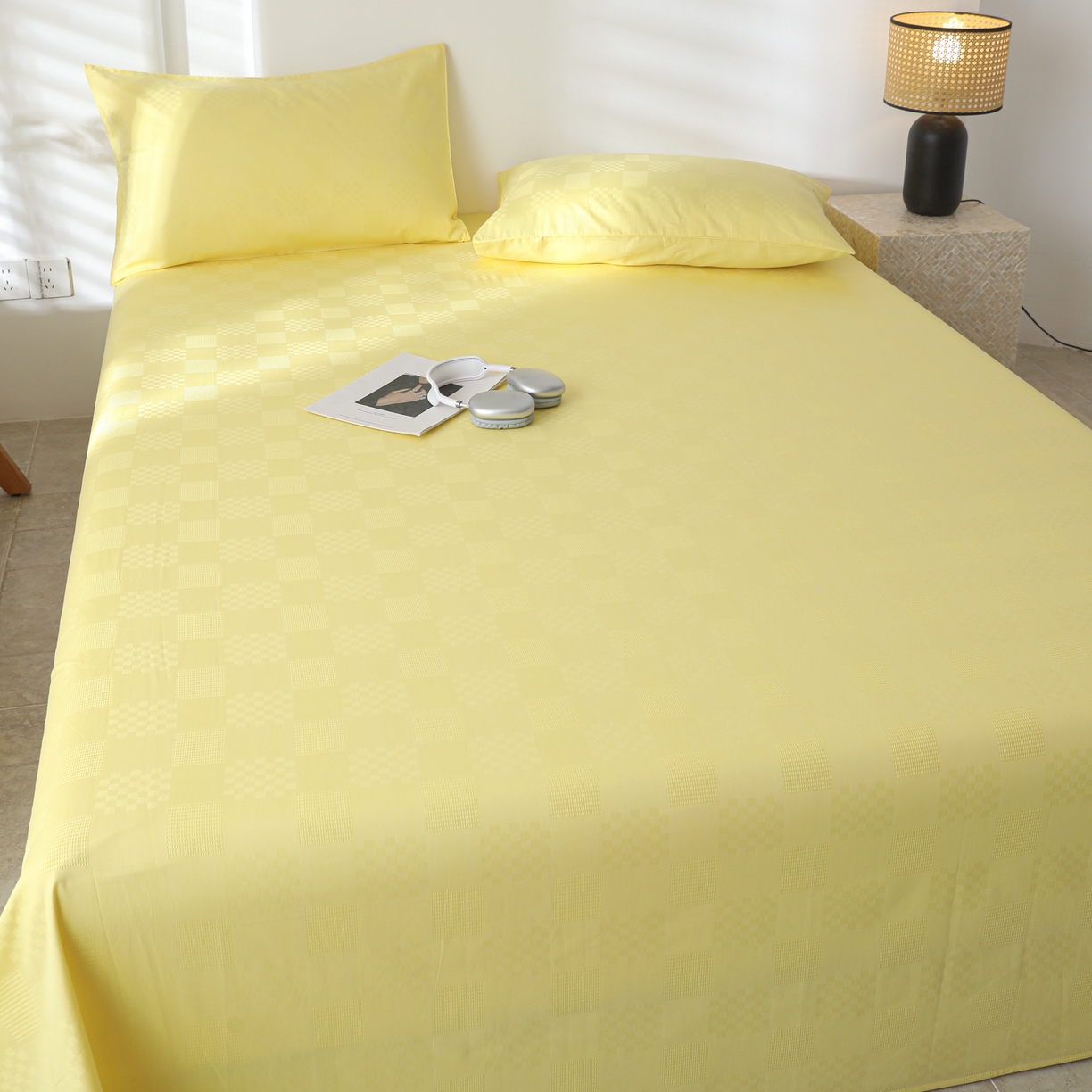 91家纺网 家纺一手货源 找家纺 简宜家居（朝初家纺） 2025新款60支贡缎提花A版纯棉床单 格子-黄