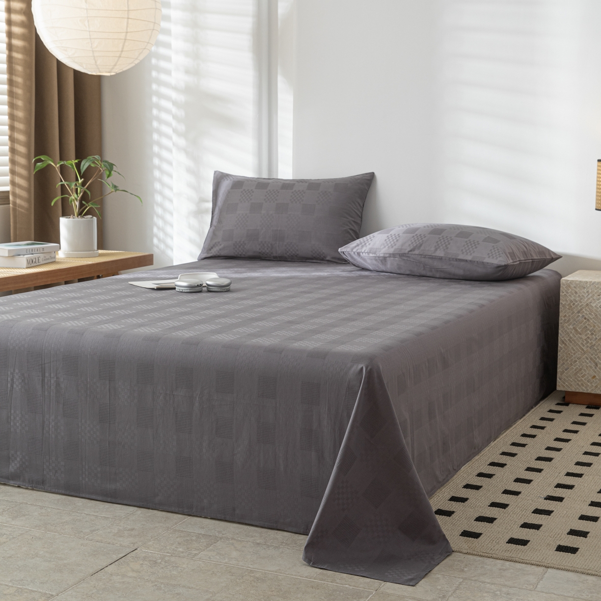 91家纺网 家纺一手货源 找家纺 简宜家居（朝初家纺） 2025新款60支贡缎提花A版纯棉床单 格子-灰