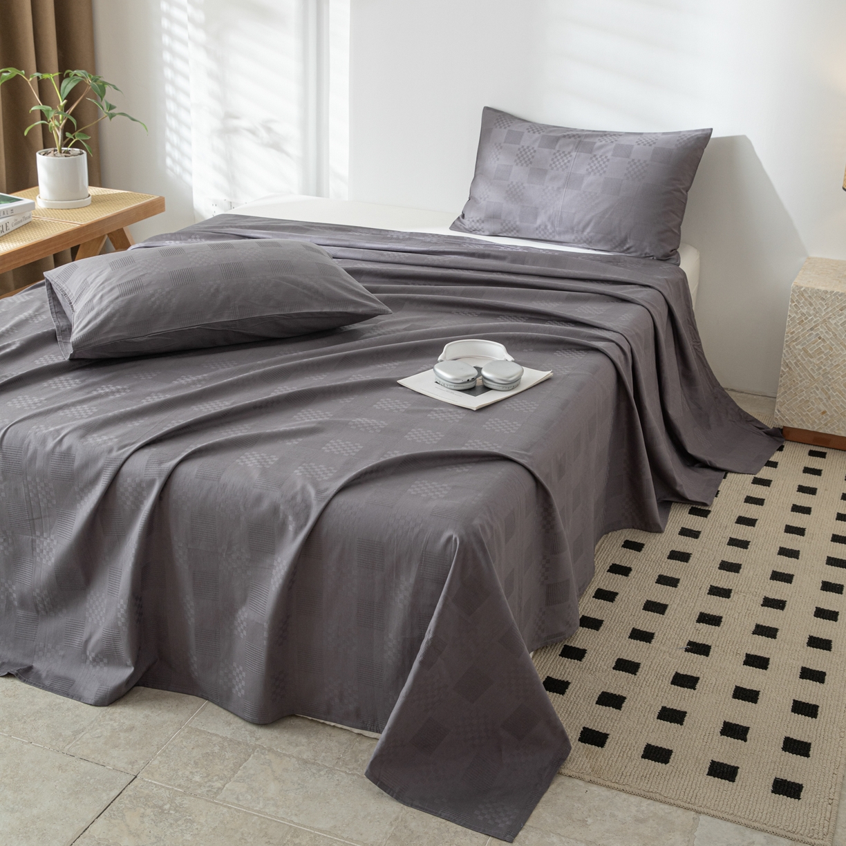 91家纺网 家纺一手货源 找家纺 简宜家居（朝初家纺） 2025新款60支贡缎提花A版纯棉床单 格子-灰