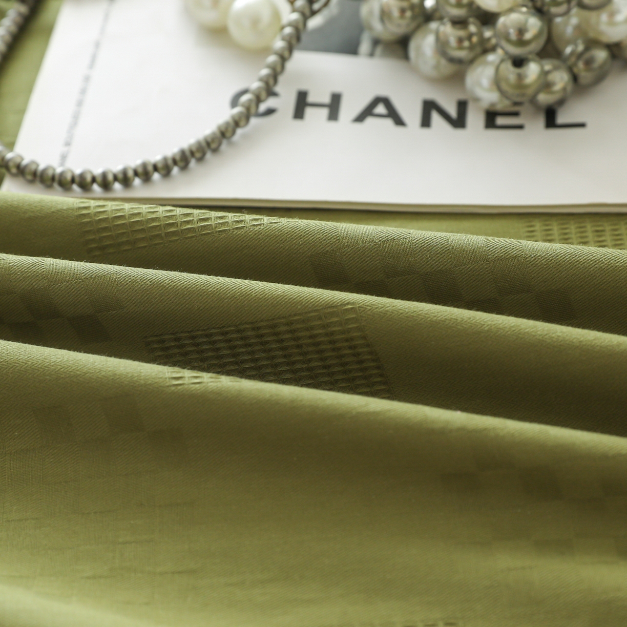 91家纺网 家纺一手货源 找家纺 简宜家居（朝初家纺） 2025新款60支贡缎提花A版纯棉床单 格子-绿