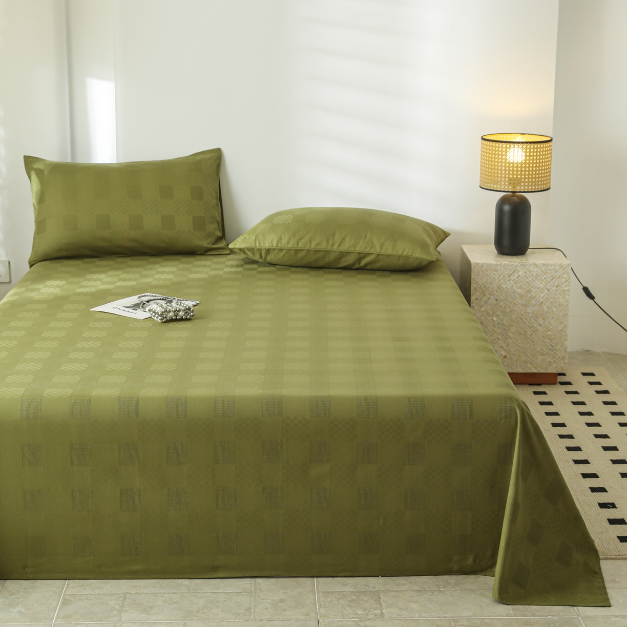 91家纺网 家纺一手货源 找家纺 简宜家居（朝初家纺） 2025新款60支贡缎提花A版纯棉床单 格子-绿