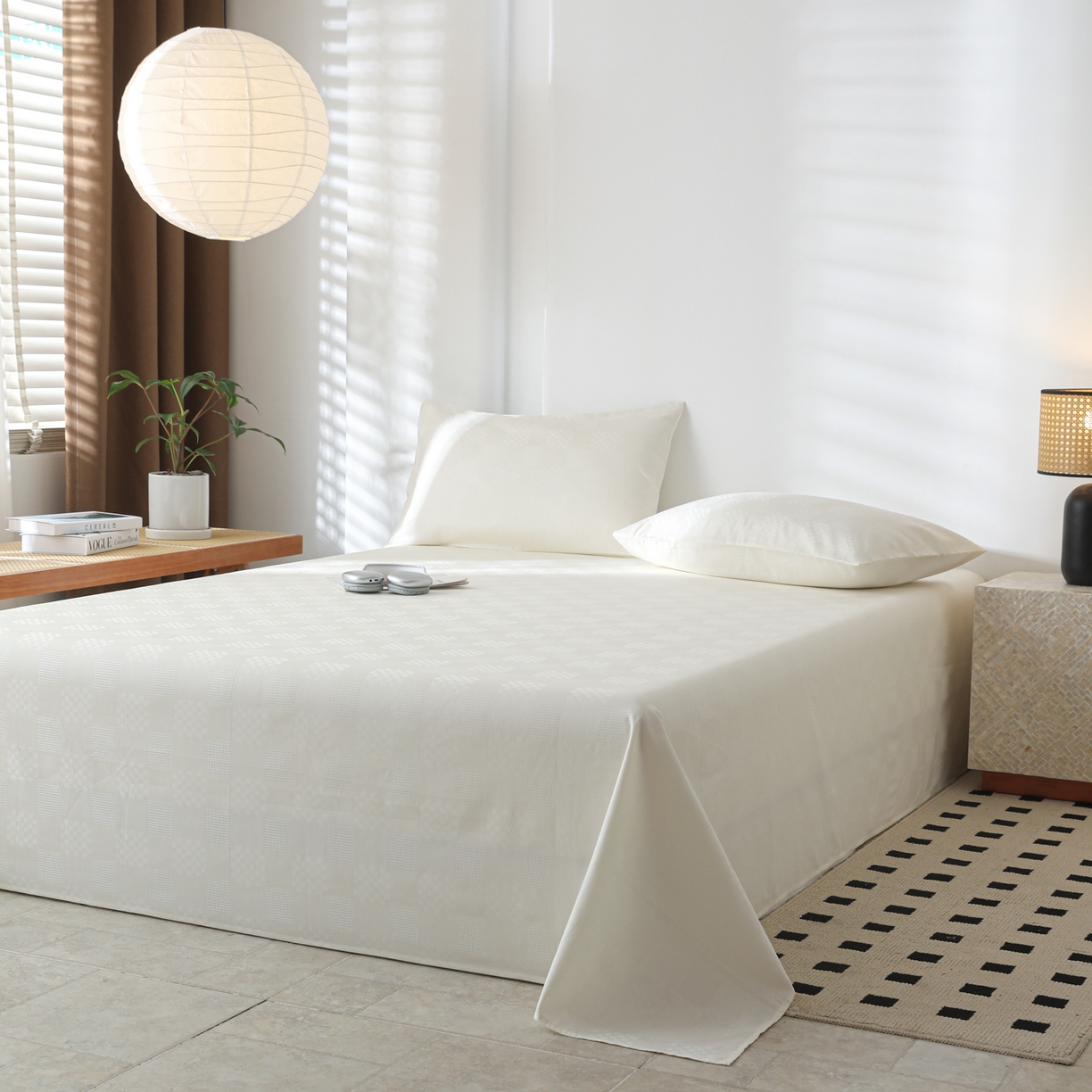 91家纺网 家纺一手货源 找家纺 简宜家居（朝初家纺） 2025新款60支贡缎提花A版纯棉床单 格子-米白