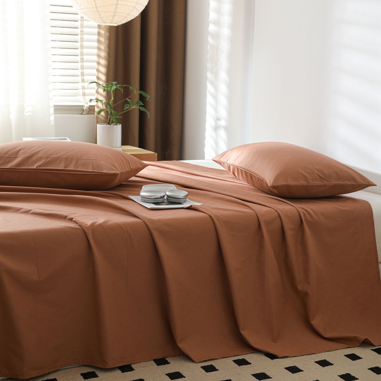 91家纺网 家纺一手货源 找家纺 简宜家居（朝初家纺） 2025新款60支贡缎提花A版纯棉床单 简约-咖