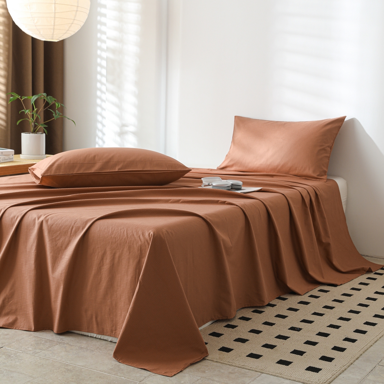 91家纺网 家纺一手货源 找家纺 简宜家居（朝初家纺） 2025新款60支贡缎提花A版纯棉床单 简约-咖