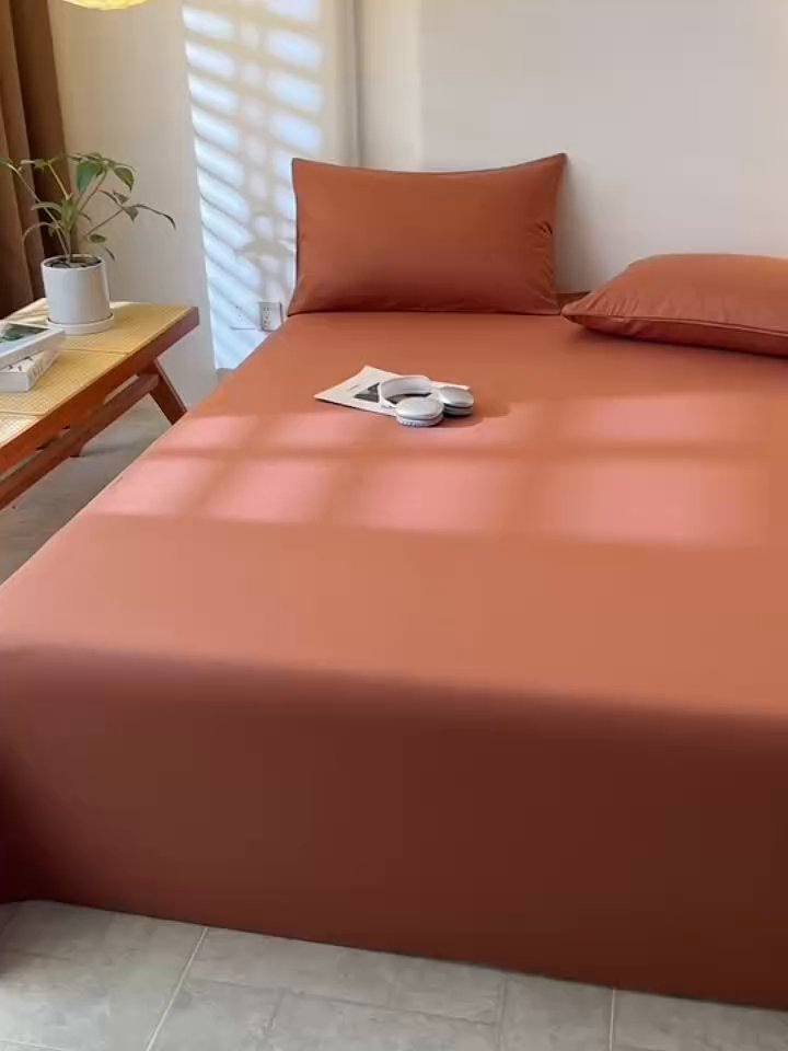 91家纺网 家纺一手货源 找家纺 简宜家居（朝初家纺） 2025新款60支贡缎提花A版纯棉床单 简约-咖