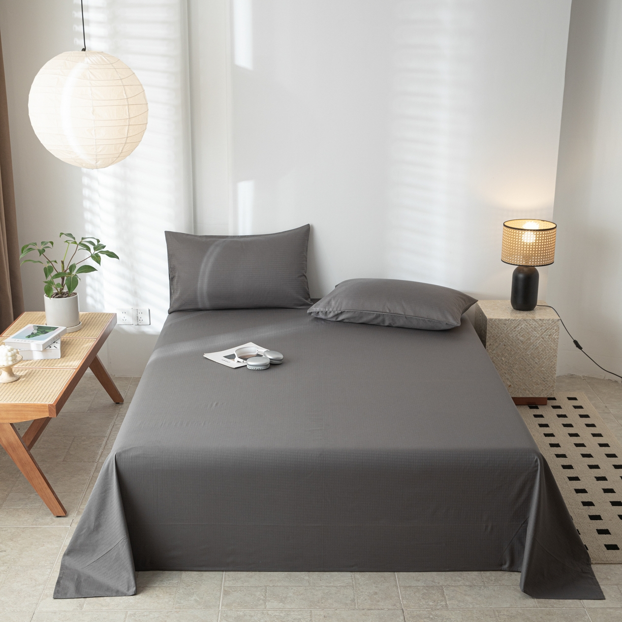 91家纺网 家纺一手货源 找家纺 简宜家居（朝初家纺） 2025新款60支贡缎提花A版纯棉床单 绅士-灰