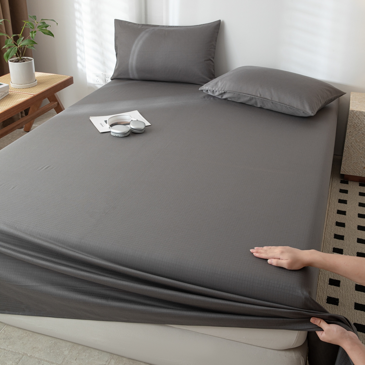 91家纺网 家纺一手货源 找家纺 简宜家居（朝初家纺） 2025新款60支贡缎提花A版纯棉床单 绅士-灰