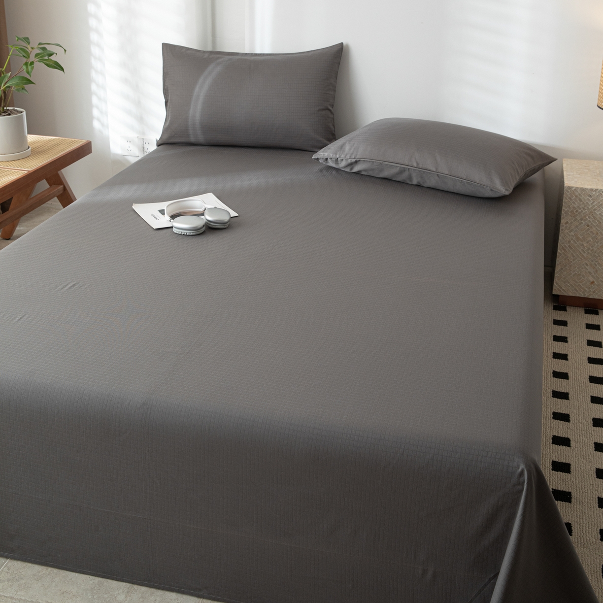 91家纺网 家纺一手货源 找家纺 简宜家居（朝初家纺） 2025新款60支贡缎提花A版纯棉床单 绅士-灰