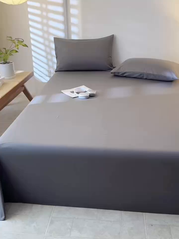 91家纺网 家纺一手货源 找家纺 简宜家居（朝初家纺） 2025新款60支贡缎提花A版纯棉床单 绅士-灰