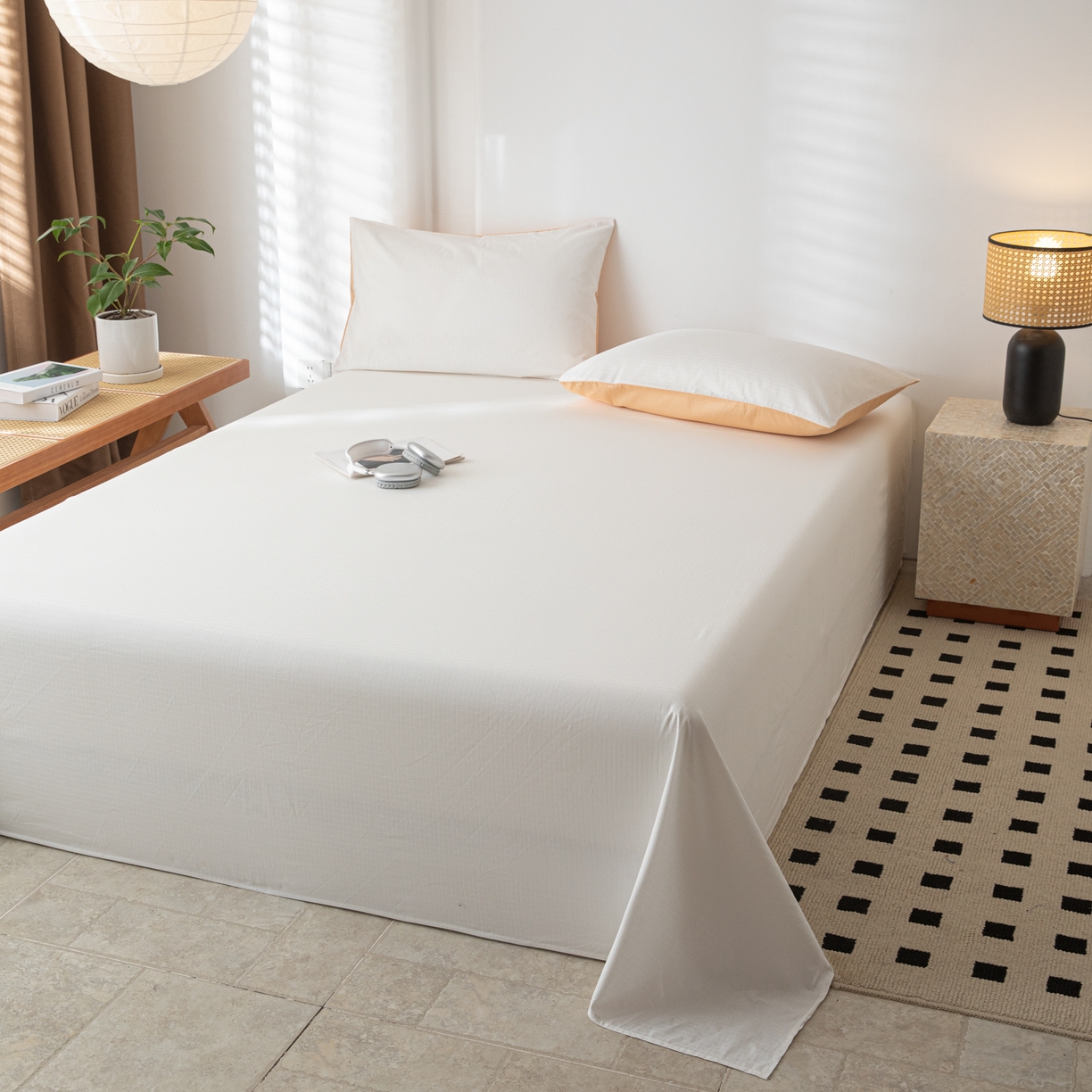 91家纺网 家纺一手货源 找家纺 简宜家居（朝初家纺） 2025新款60支贡缎提花A版纯棉床单 绅士-米白