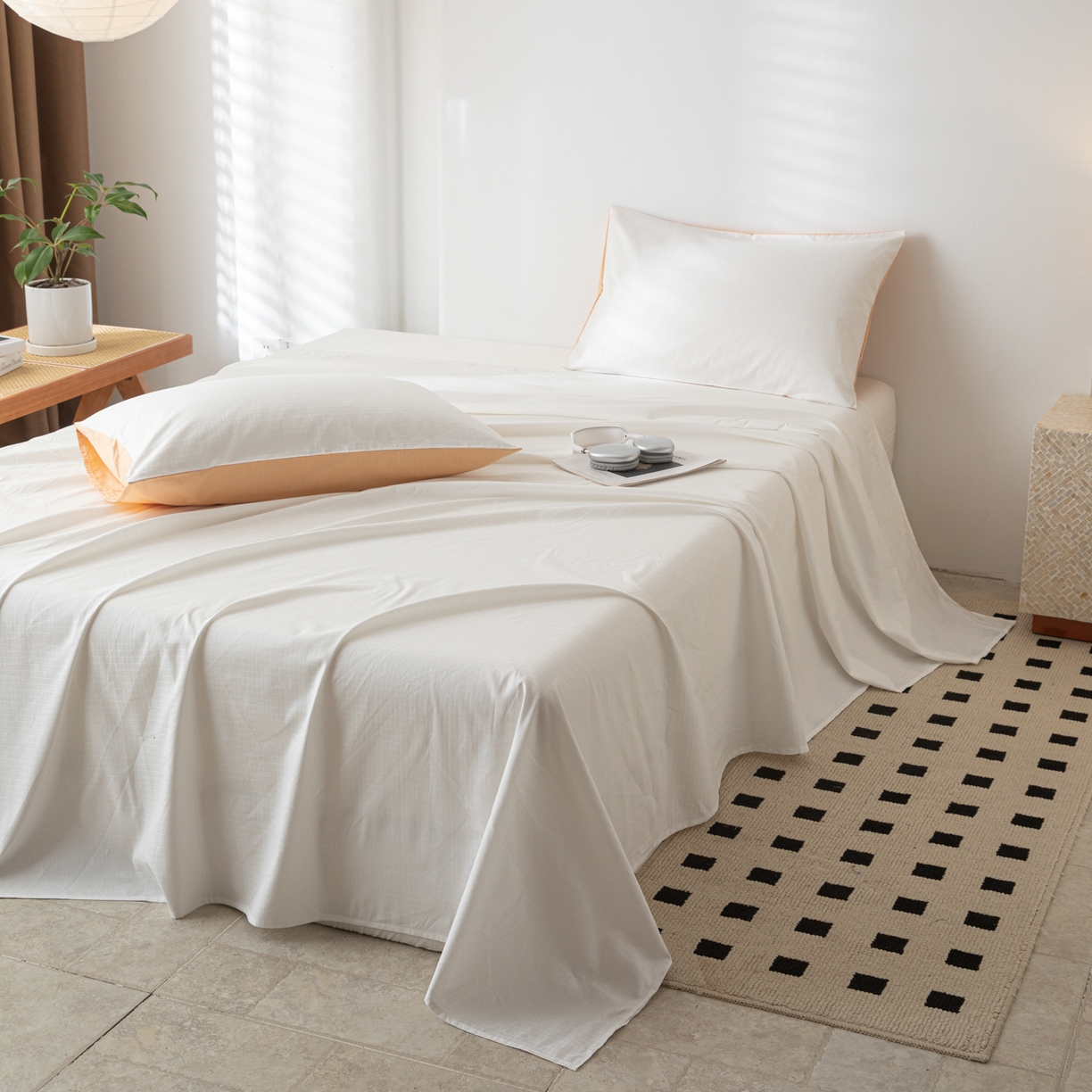 91家纺网 家纺一手货源 找家纺 简宜家居（朝初家纺） 2025新款60支贡缎提花A版纯棉床单 绅士-米白