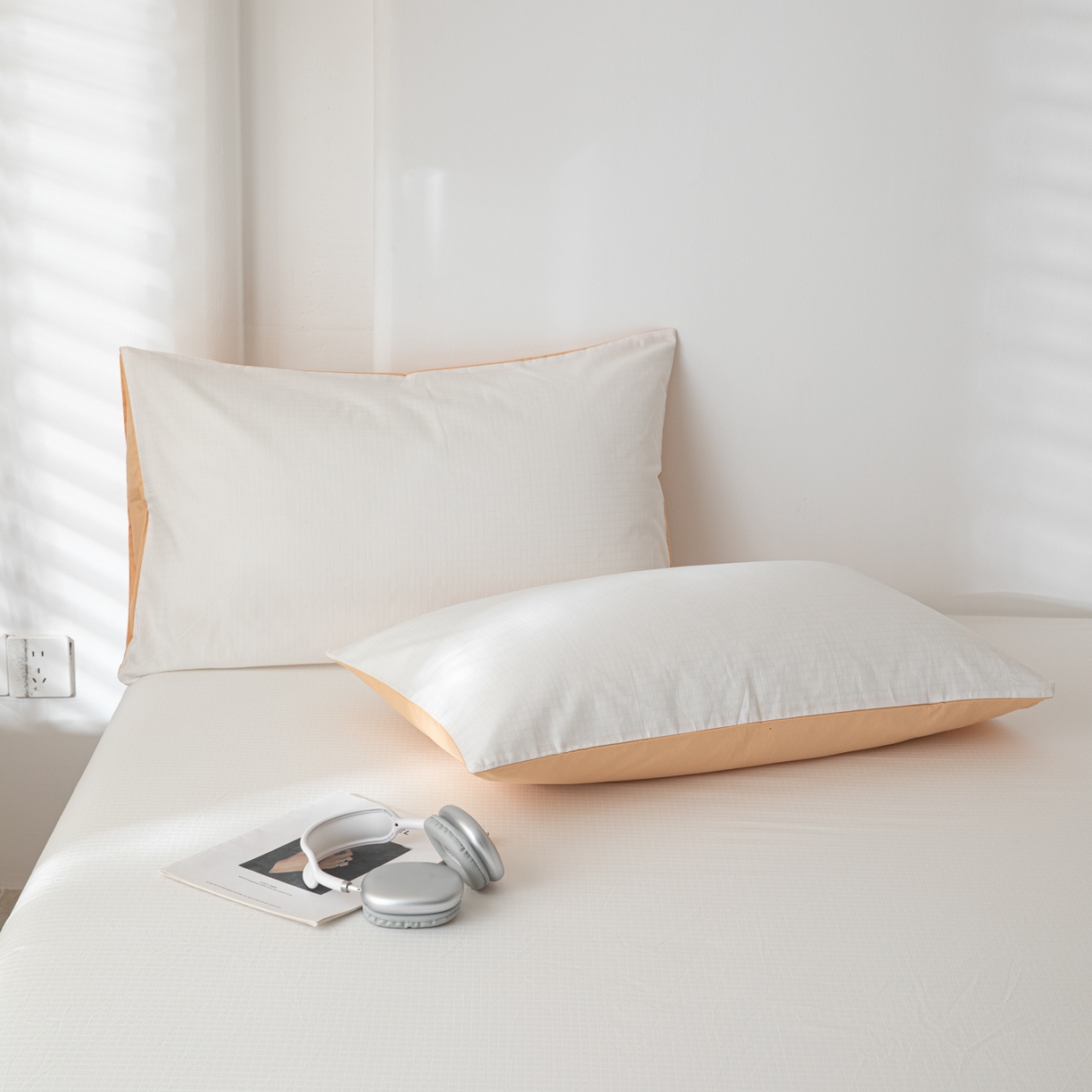 91家纺网 家纺一手货源 找家纺 简宜家居（朝初家纺） 2025新款60支贡缎提花A版纯棉床单 绅士-米白