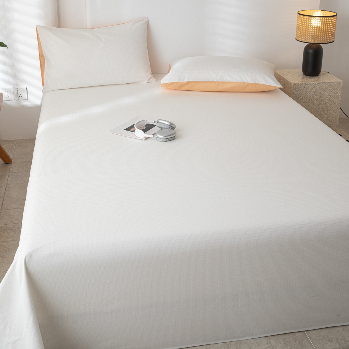 91家纺网 家纺一手货源 找家纺 简宜家居（朝初家纺） 2025新款60支贡缎提花A版纯棉床单 绅士-米白