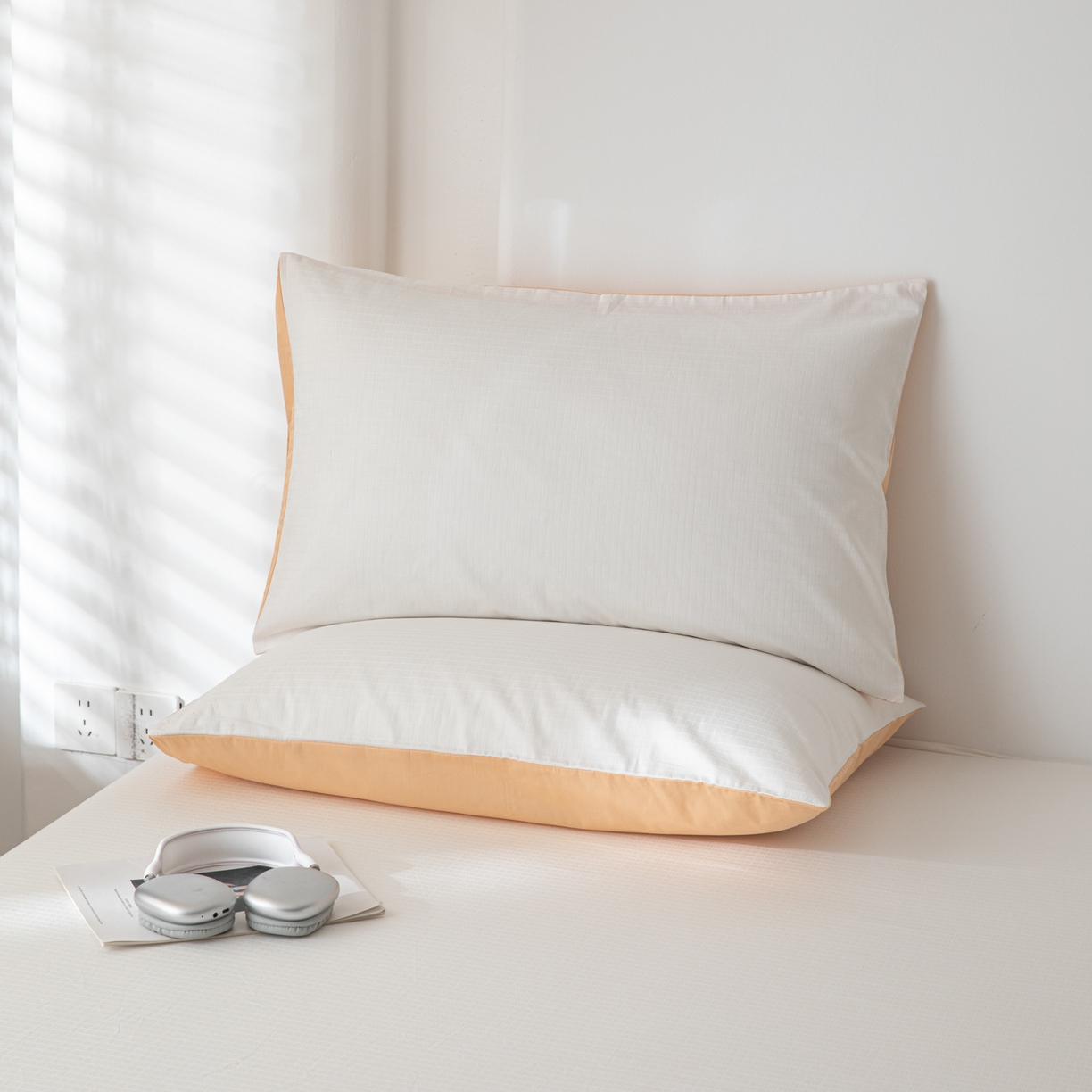 91家纺网 家纺一手货源 找家纺 简宜家居（朝初家纺） 2025新款60支贡缎提花A版纯棉床单 绅士-米白