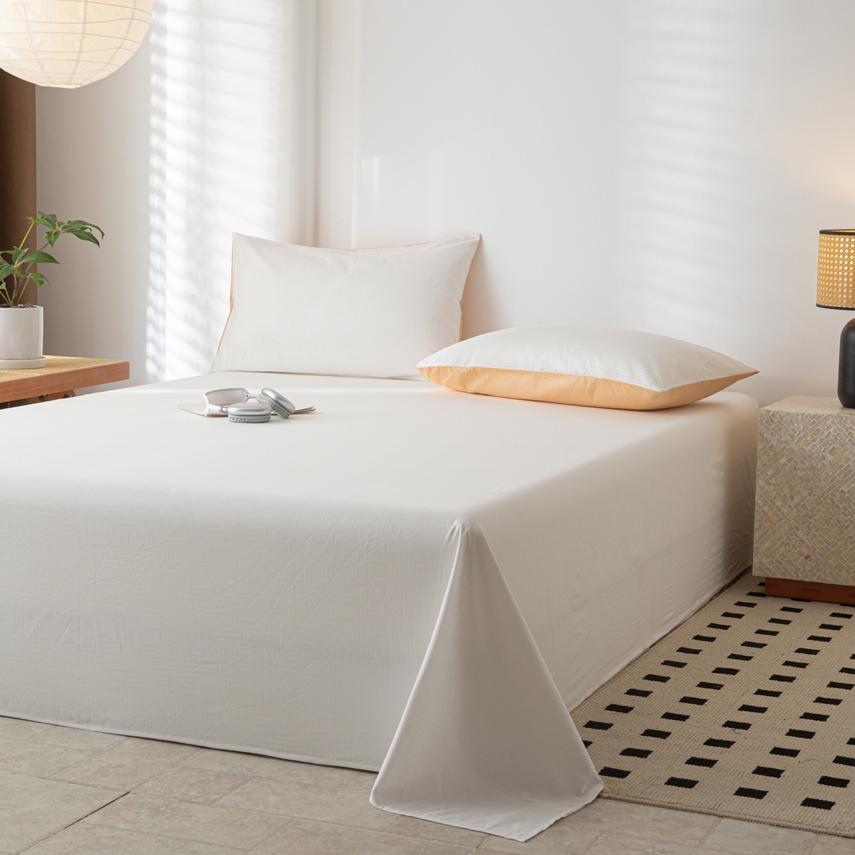 91家纺网 家纺一手货源 找家纺 简宜家居（朝初家纺） 2025新款60支贡缎提花A版纯棉床单 绅士-米白