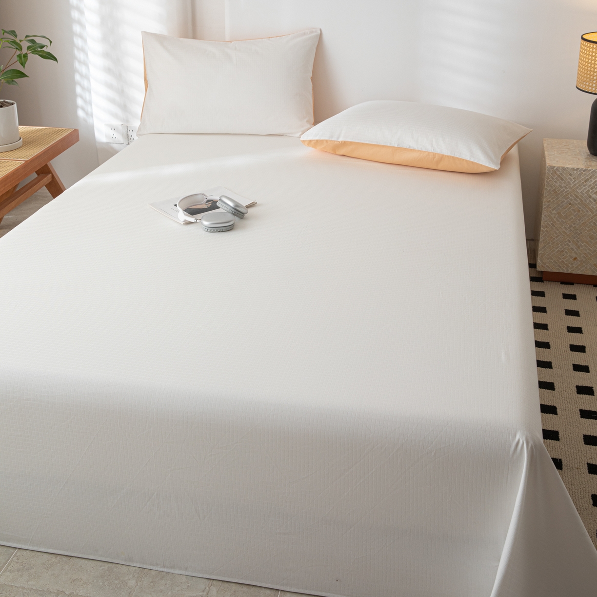 91家纺网 家纺一手货源 找家纺 简宜家居（朝初家纺） 2025新款60支贡缎提花A版纯棉床单 绅士-米白