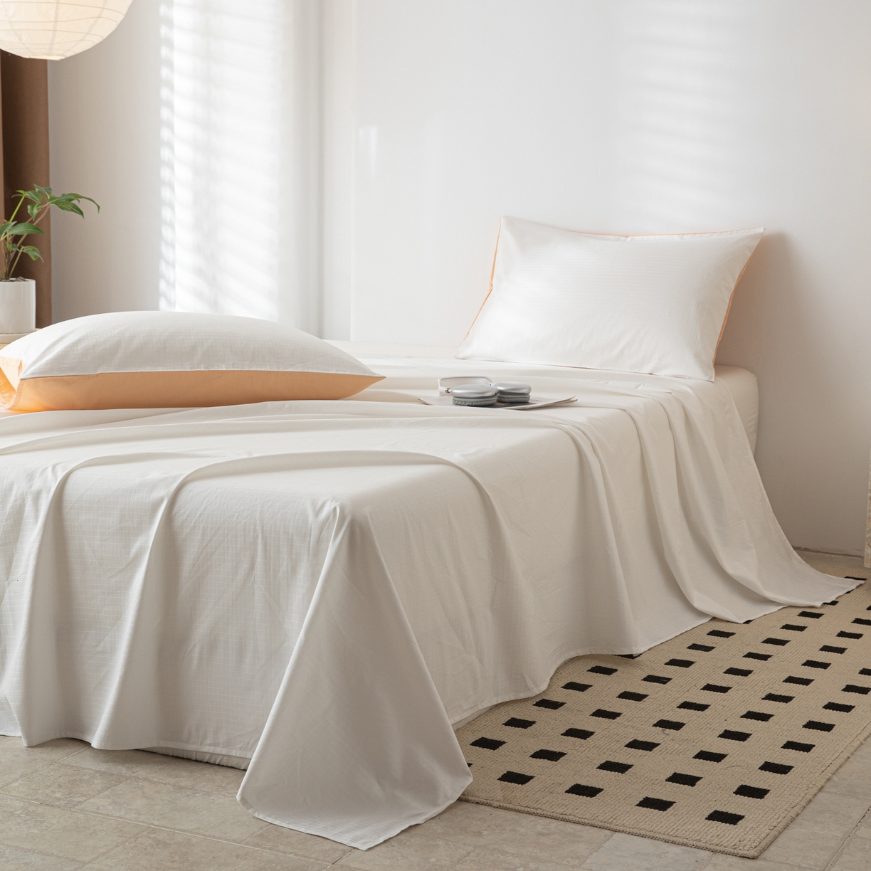 91家纺网 家纺一手货源 找家纺 简宜家居（朝初家纺） 2025新款60支贡缎提花A版纯棉床单 绅士-米白