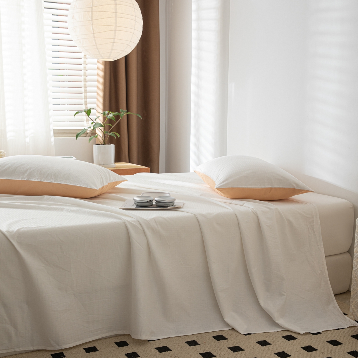 91家纺网 家纺一手货源 找家纺 简宜家居（朝初家纺） 2025新款60支贡缎提花A版纯棉床单 绅士-米白