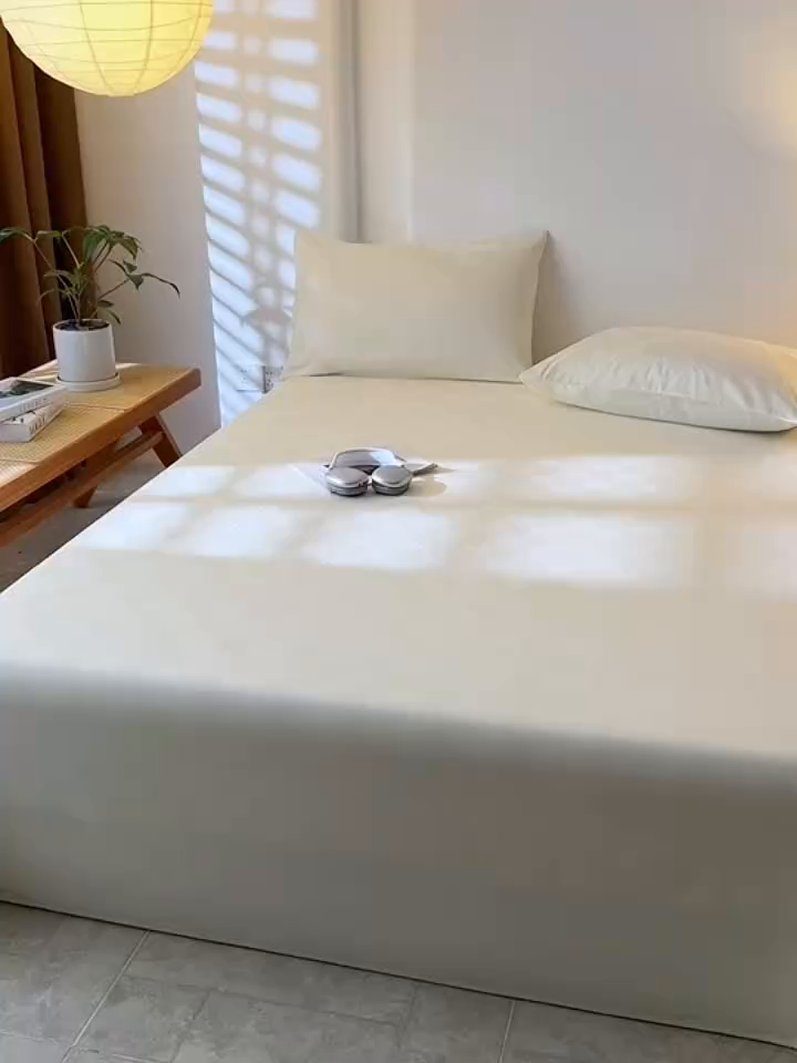 91家纺网 家纺一手货源 找家纺 简宜家居（朝初家纺） 2025新款60支贡缎提花A版纯棉床单 绅士-米白