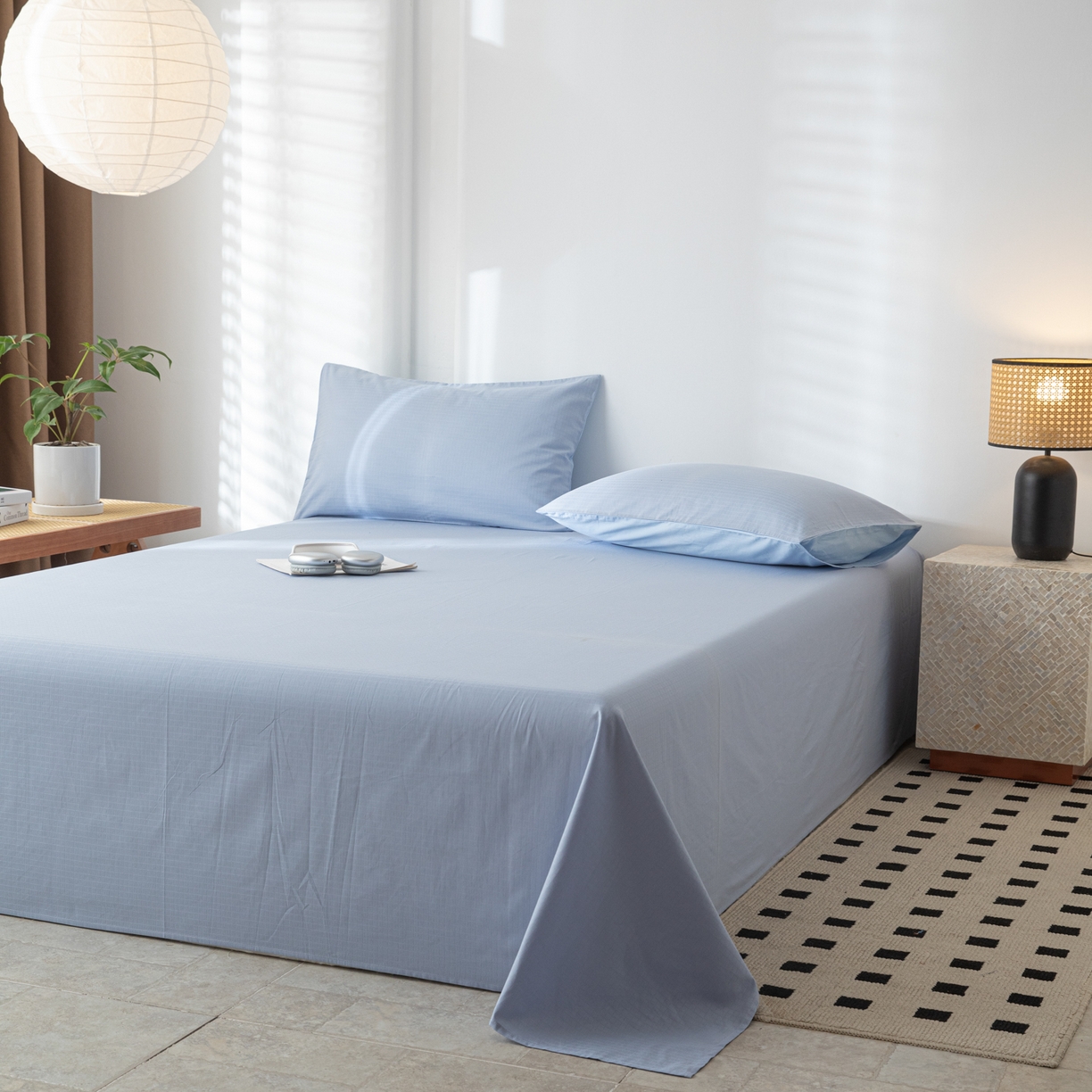 91家纺网 家纺一手货源 找家纺 简宜家居（朝初家纺） 2025新款60支贡缎提花A版纯棉床单 绅士-天蓝