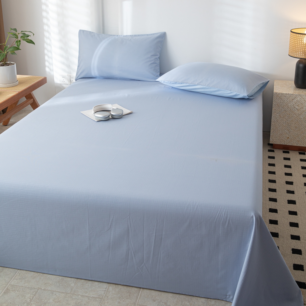 91家纺网 家纺一手货源 找家纺 简宜家居（朝初家纺） 2025新款60支贡缎提花A版纯棉床单 绅士-天蓝