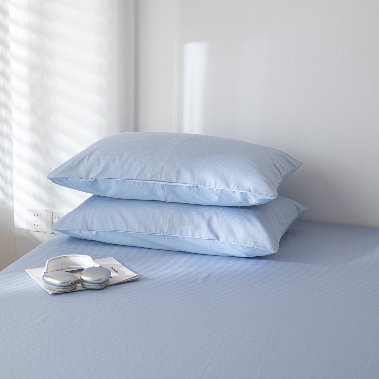 91家纺网 家纺一手货源 找家纺 简宜家居（朝初家纺） 2025新款60支贡缎提花A版纯棉床单 绅士-天蓝