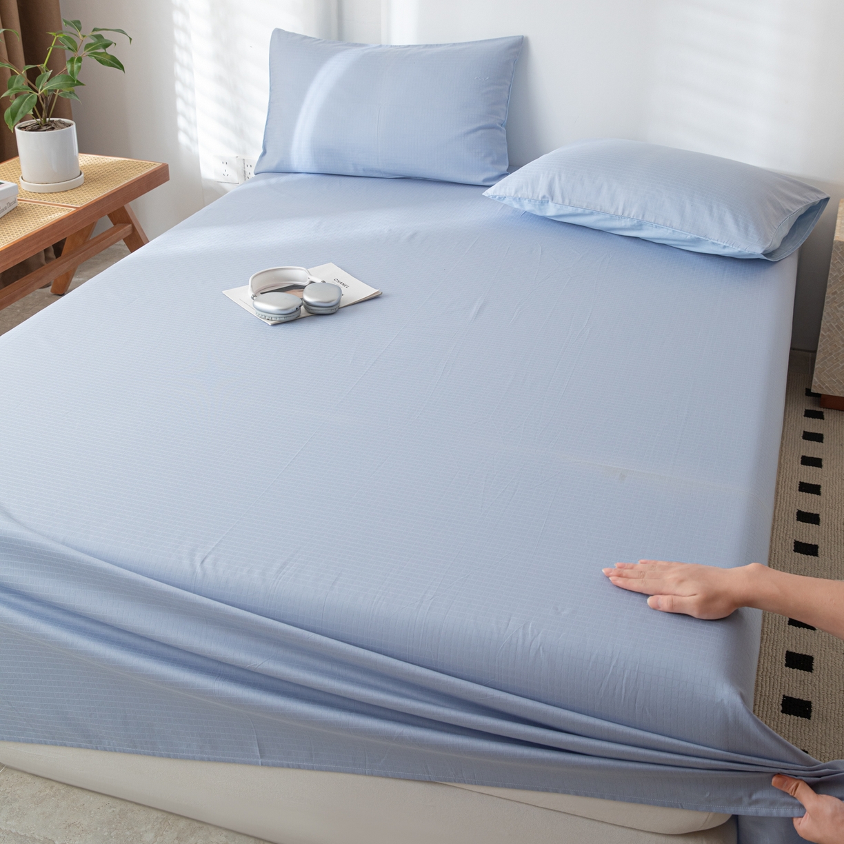 91家纺网 家纺一手货源 找家纺 简宜家居（朝初家纺） 2025新款60支贡缎提花A版纯棉床单 绅士-天蓝