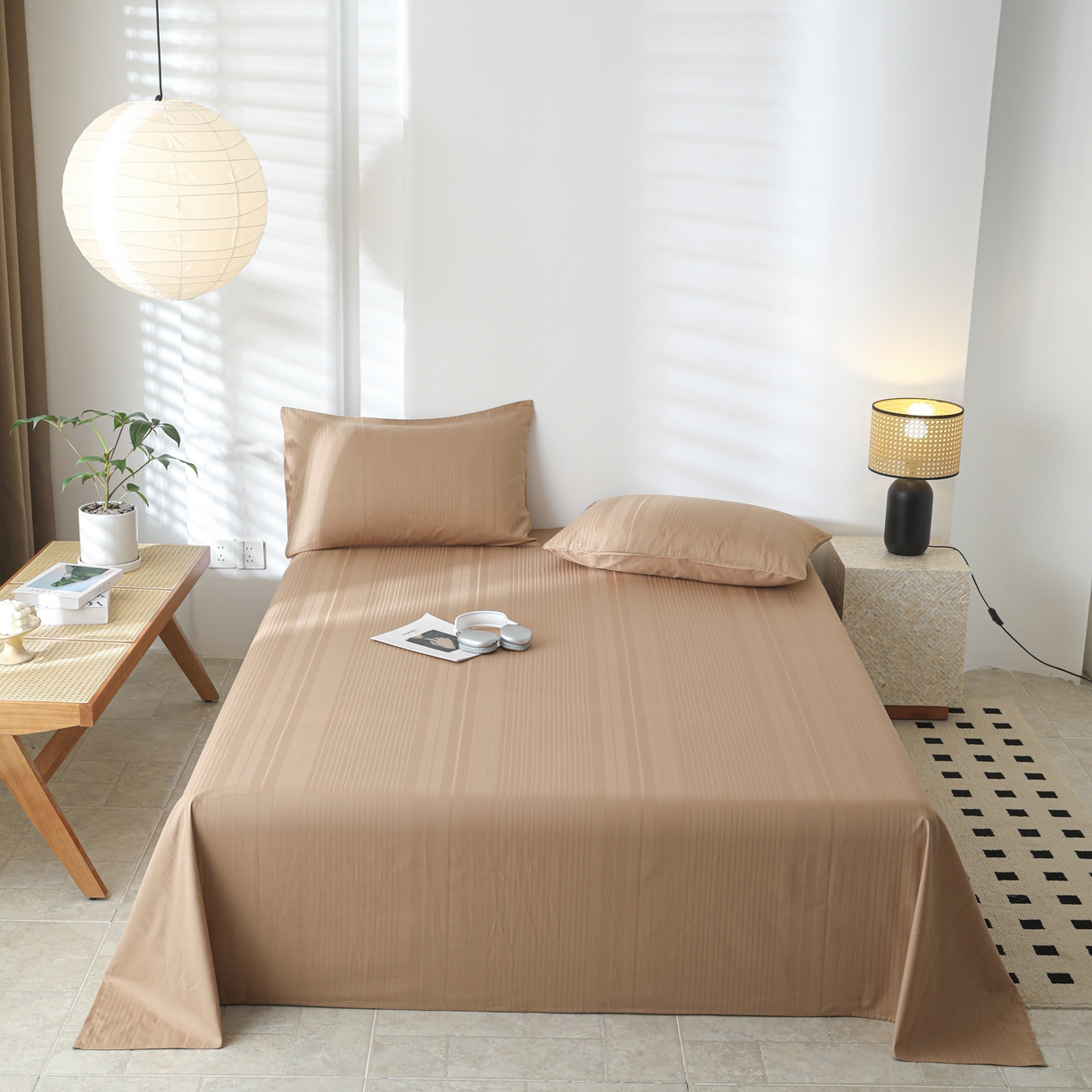 91家纺网 家纺一手货源 找家纺 简宜家居（朝初家纺） 2025新款60支贡缎提花A版纯棉床单 条纹-咖