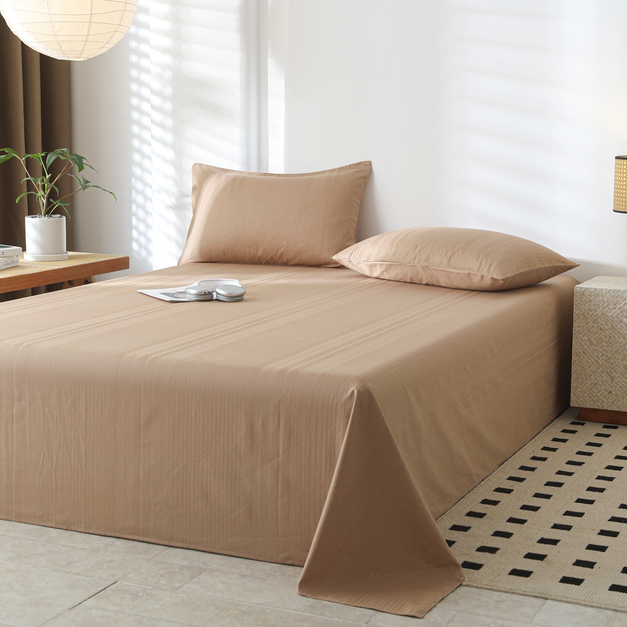 91家纺网 家纺一手货源 找家纺 简宜家居（朝初家纺） 2025新款60支贡缎提花A版纯棉床单 条纹-咖