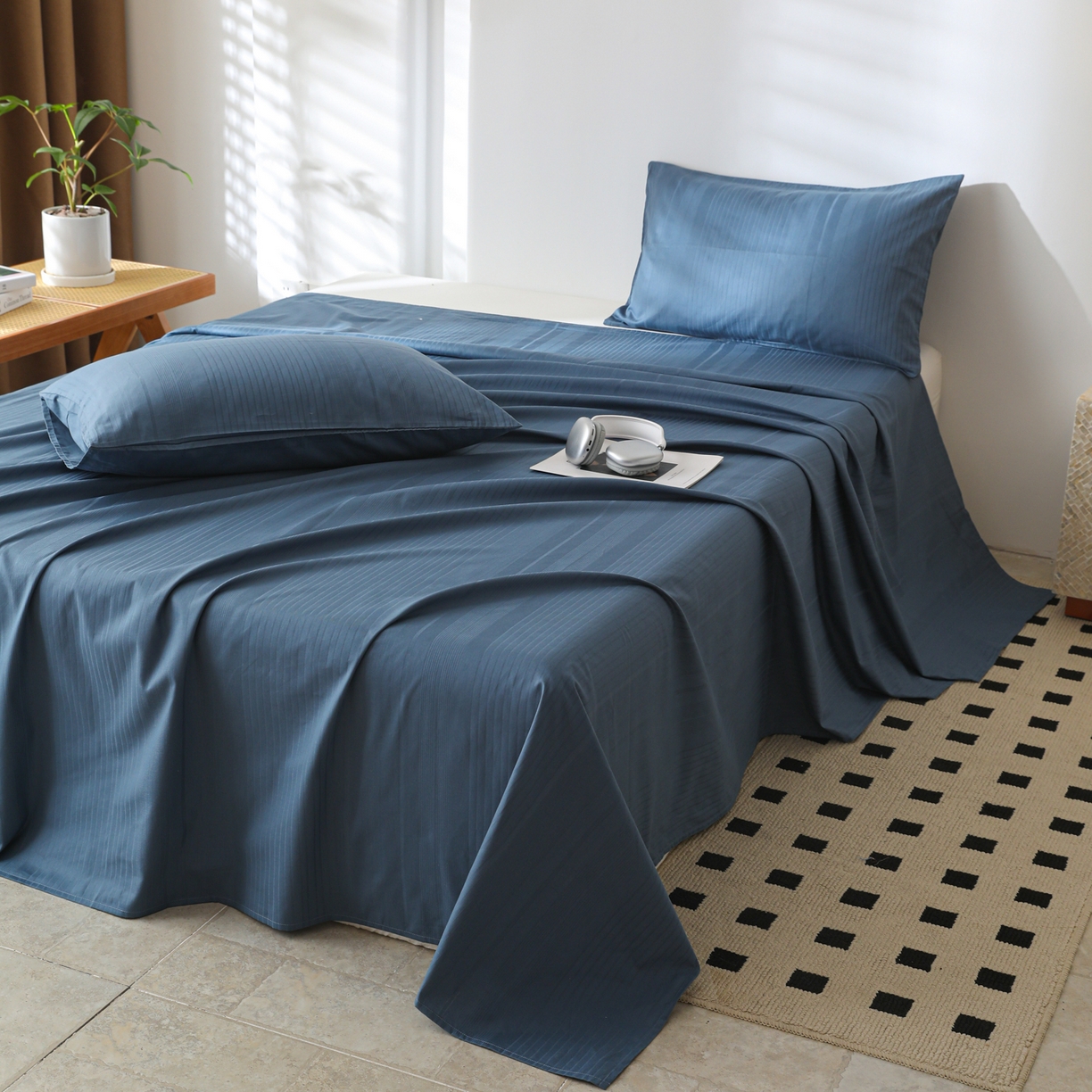 91家纺网 家纺一手货源 找家纺 简宜家居（朝初家纺） 2025新款60支贡缎提花A版纯棉床单 条纹-蓝