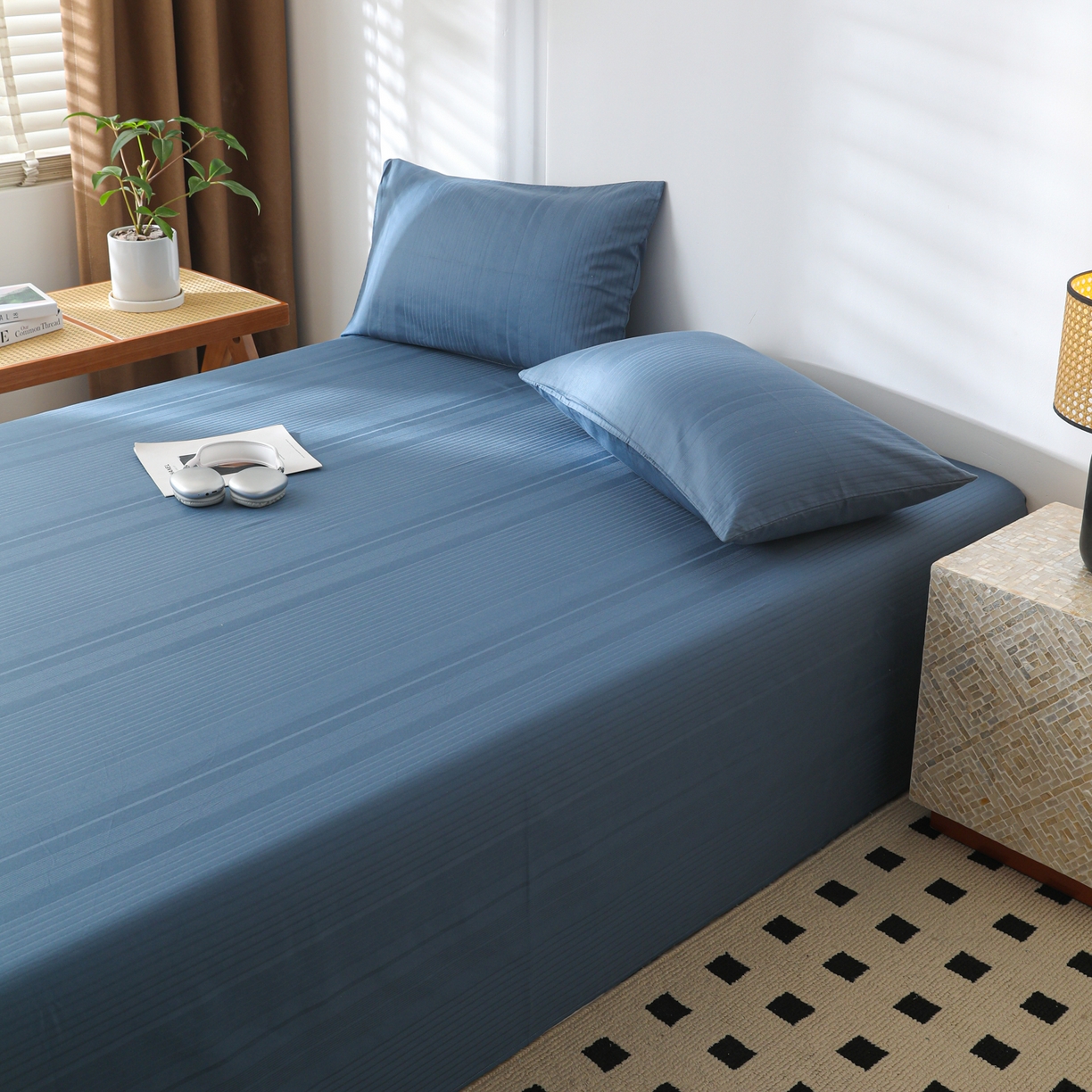 91家纺网 家纺一手货源 找家纺 简宜家居（朝初家纺） 2025新款60支贡缎提花A版纯棉床单 条纹-蓝