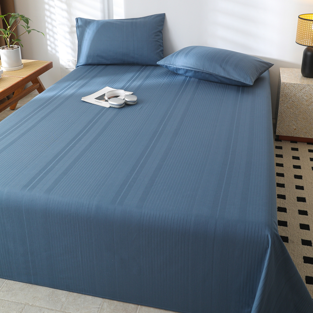 91家纺网 家纺一手货源 找家纺 简宜家居（朝初家纺） 2025新款60支贡缎提花A版纯棉床单 条纹-蓝