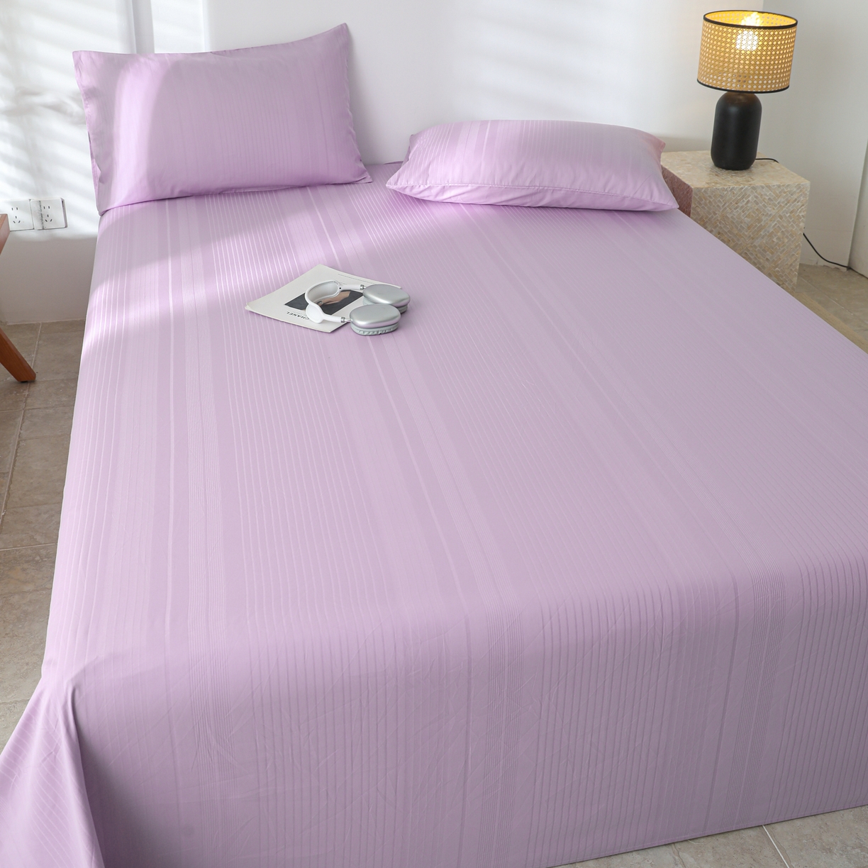 91家纺网 家纺一手货源 找家纺 简宜家居（朝初家纺） 2025新款60支贡缎提花A版纯棉床单 条纹-紫