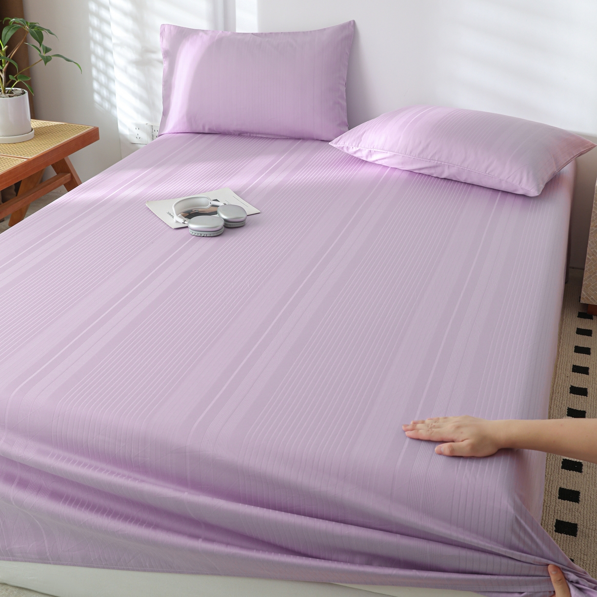 91家纺网 家纺一手货源 找家纺 简宜家居（朝初家纺） 2025新款60支贡缎提花A版纯棉床单 条纹-紫