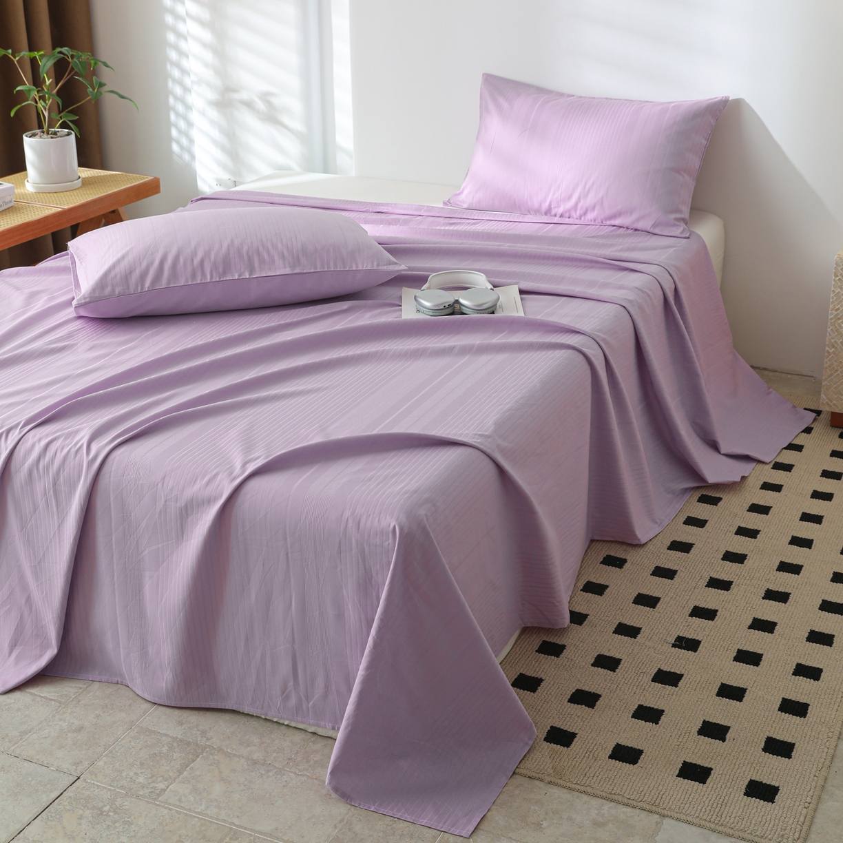 91家纺网 家纺一手货源 找家纺 简宜家居（朝初家纺） 2025新款60支贡缎提花A版纯棉床单 条纹-紫