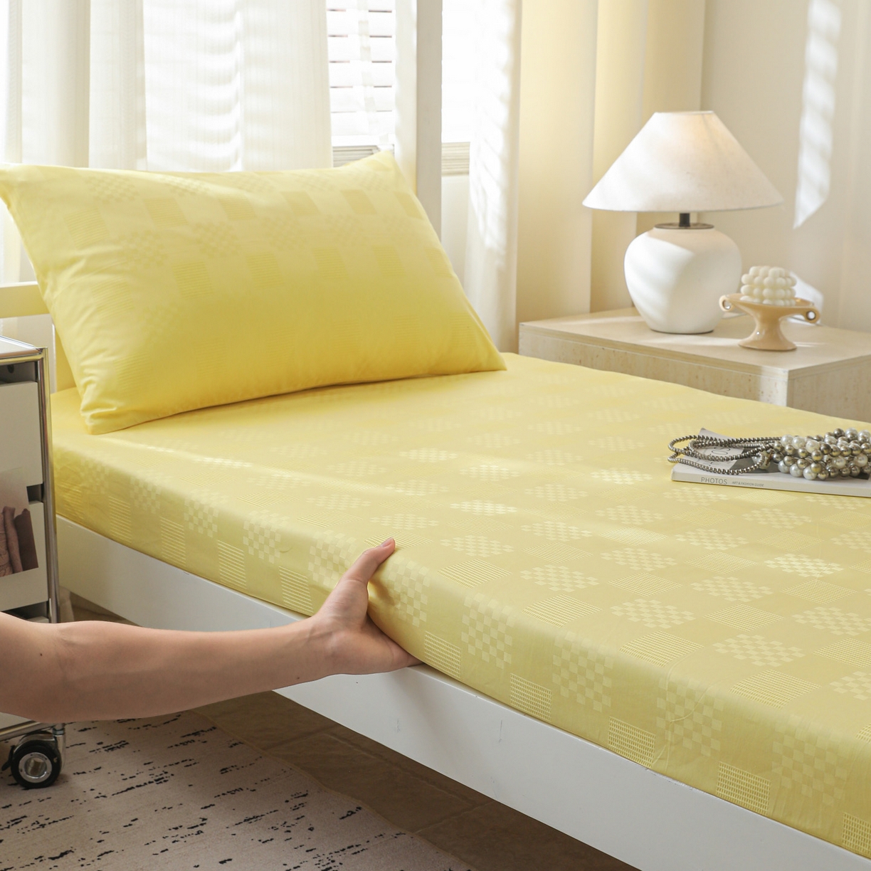 91家纺网 家纺一手货源 找家纺 简宜家居（朝初家纺） 2025新款60支贡缎提花A版纯棉床笠 格子-黄