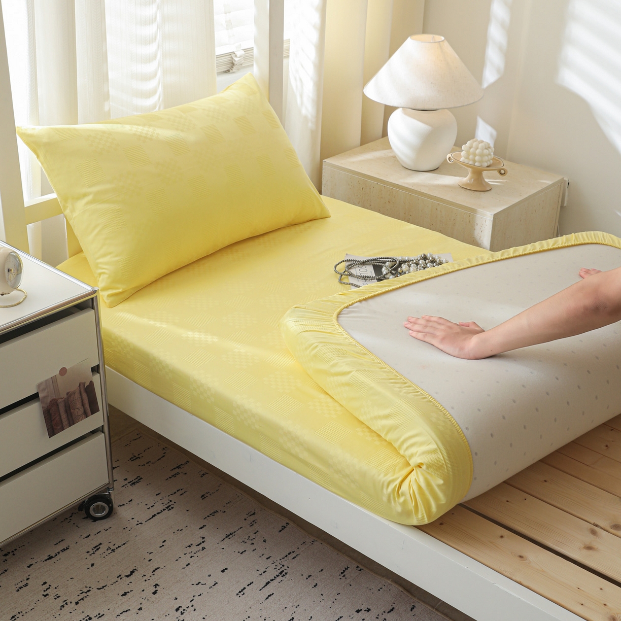 91家纺网 家纺一手货源 找家纺 简宜家居（朝初家纺） 2025新款60支贡缎提花A版纯棉床笠 格子-黄