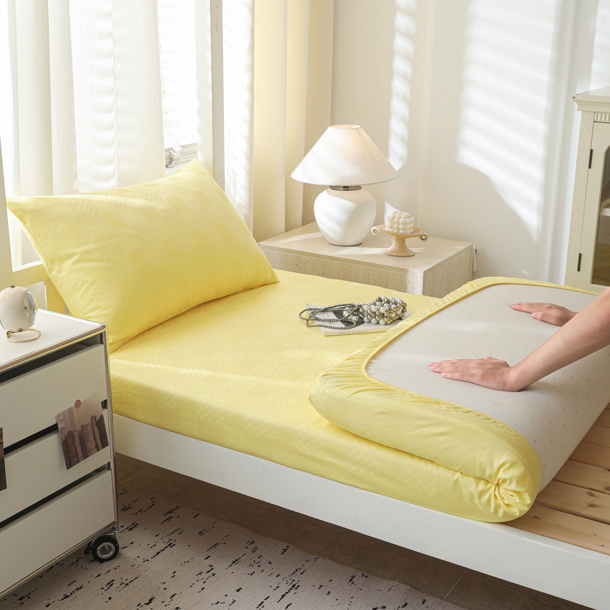 91家纺网 家纺一手货源 找家纺 简宜家居（朝初家纺） 2025新款60支贡缎提花A版纯棉床笠 格子-黄