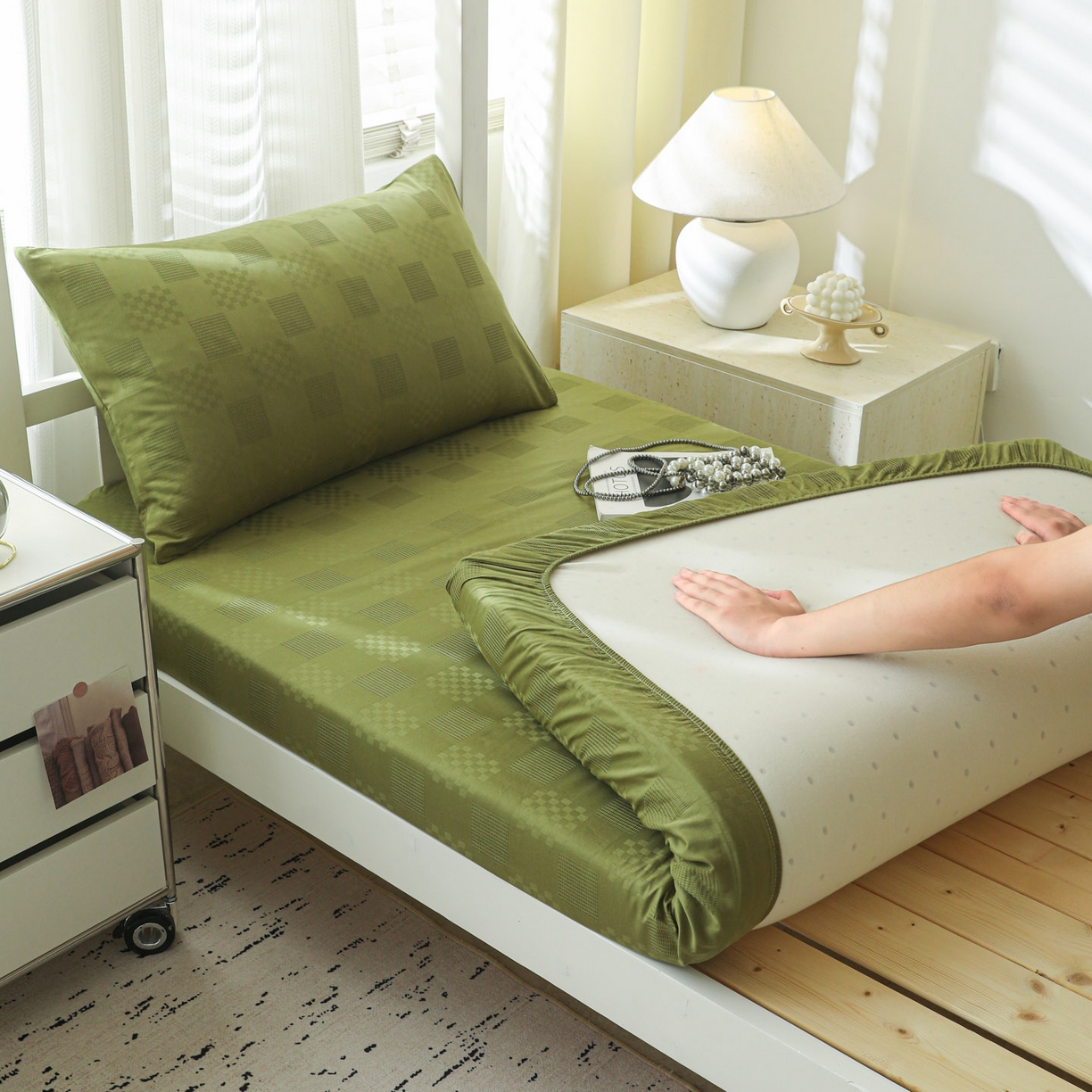 91家纺网 家纺一手货源 找家纺 简宜家居（朝初家纺） 2025新款60支贡缎提花A版纯棉床笠 格子-绿