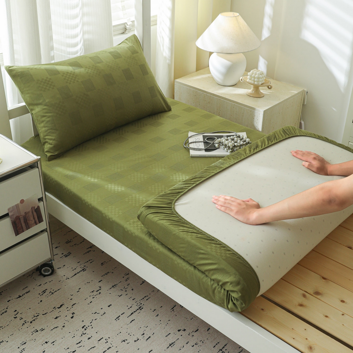 91家纺网 家纺一手货源 找家纺 简宜家居（朝初家纺） 2025新款60支贡缎提花A版纯棉床笠 格子-绿