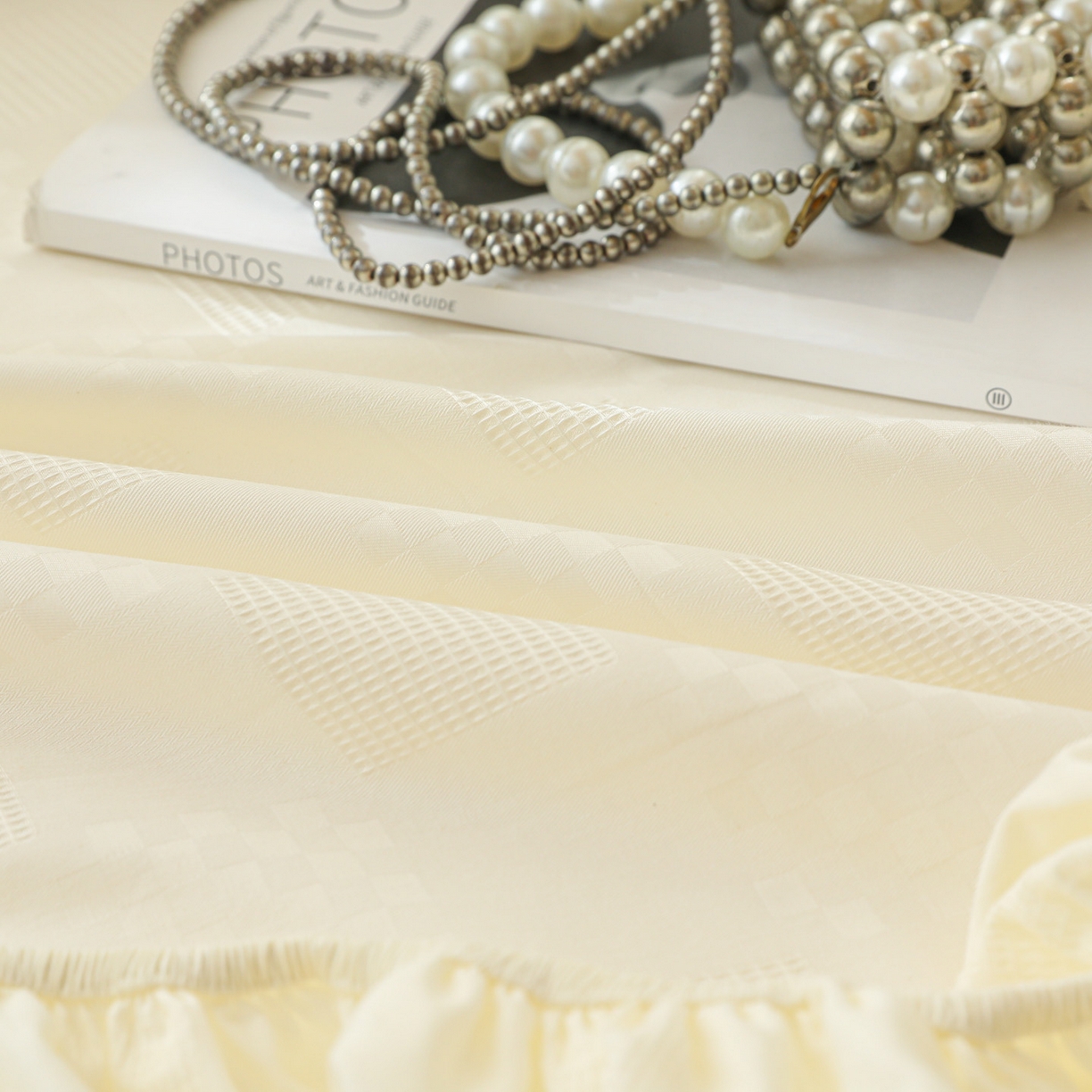 91家纺网 家纺一手货源 找家纺 简宜家居（朝初家纺） 2025新款60支贡缎提花A版纯棉床笠 格子-米白