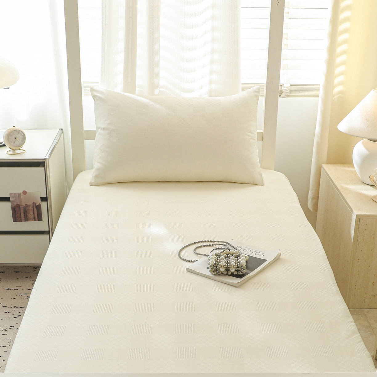 91家纺网 家纺一手货源 找家纺 简宜家居（朝初家纺） 2025新款60支贡缎提花A版纯棉床笠 格子-米白