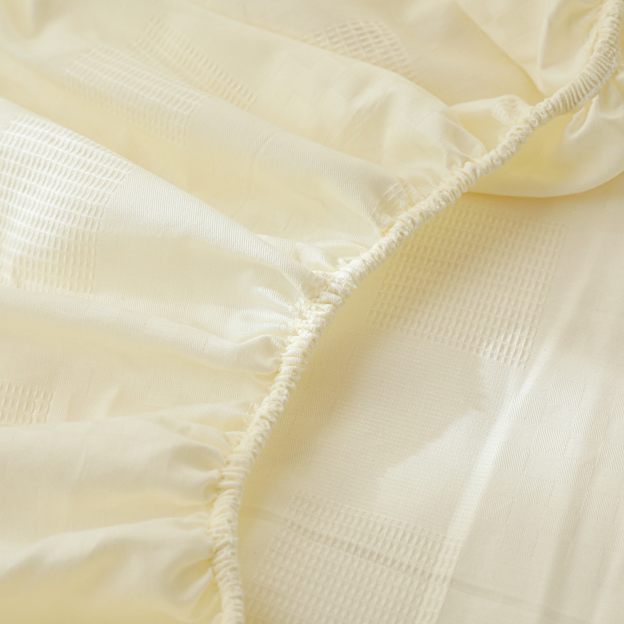 91家纺网 家纺一手货源 找家纺 简宜家居（朝初家纺） 2025新款60支贡缎提花A版纯棉床笠 格子-米白